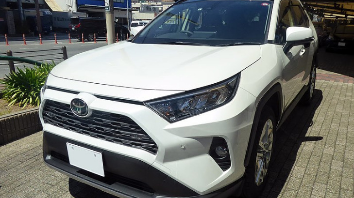 【グレード別】RAV4の燃費は悪い？