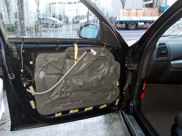 BMWX1ドアインシュレーター
