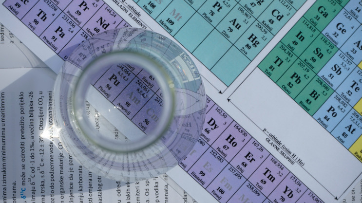 積水化成品工業の評判はやばい？