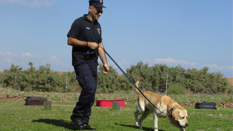 警察犬訓練士の詳細情報